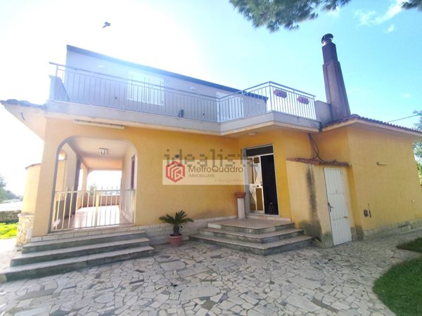 casa indipendente in vendita a Vittoria