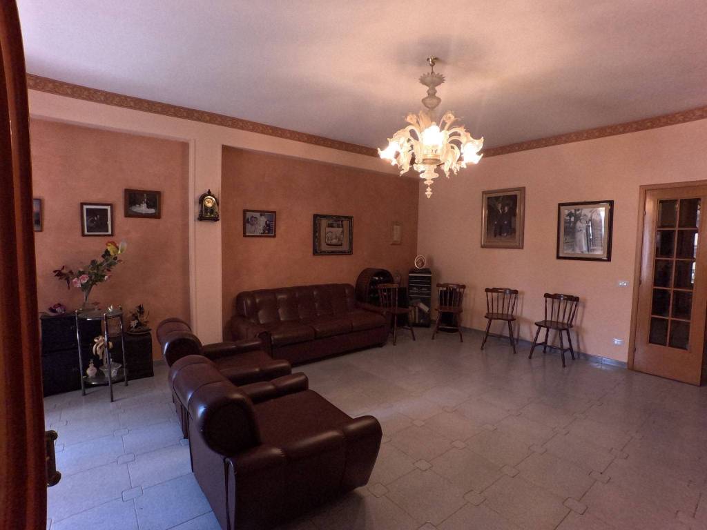 casa indipendente in vendita a Vittoria