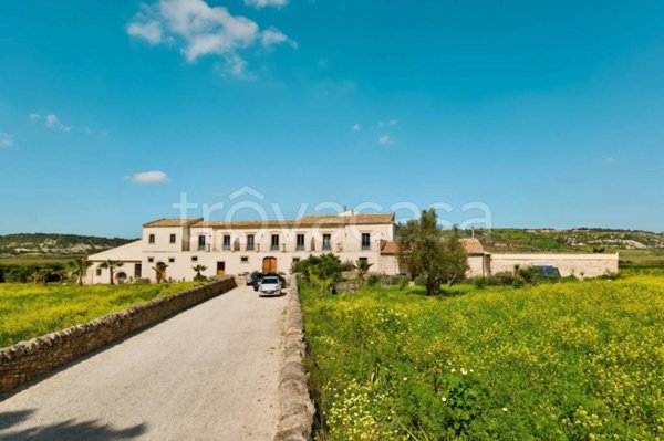 casa indipendente in vendita a Vittoria