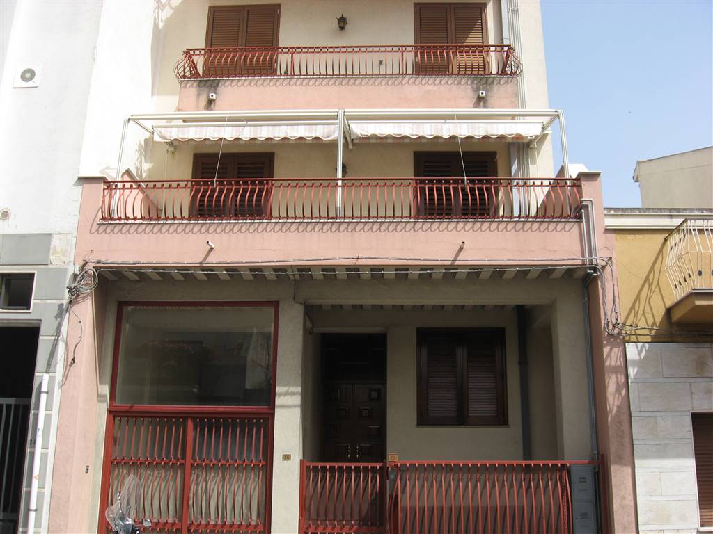 appartamento in vendita a Vittoria in zona Scoglitti