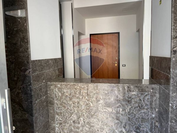 locale commerciale in vendita a Vittoria