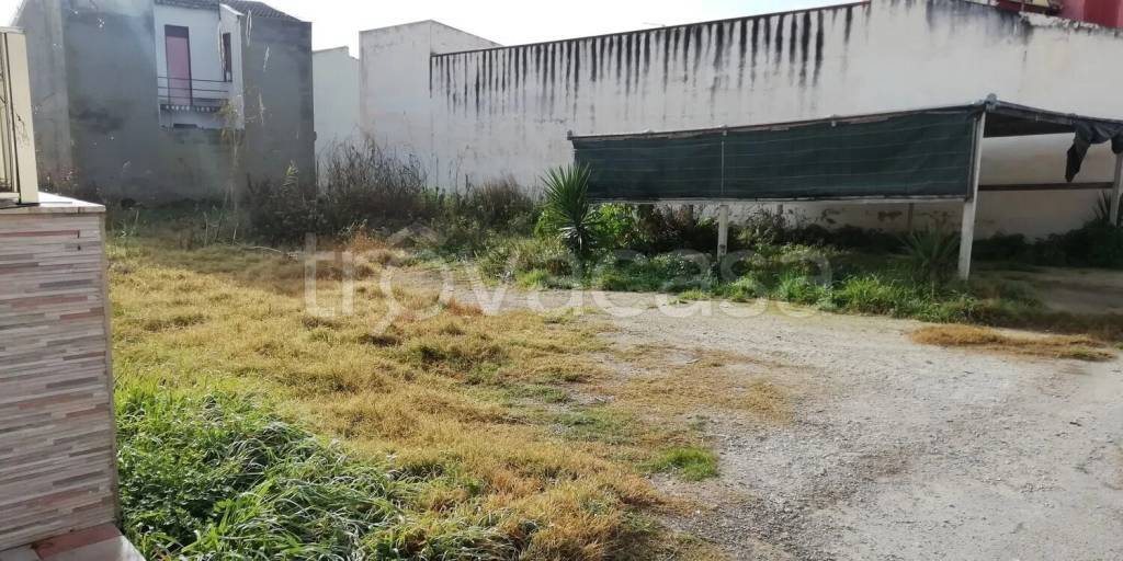 terreno edificabile in vendita a Vittoria in zona Scoglitti
