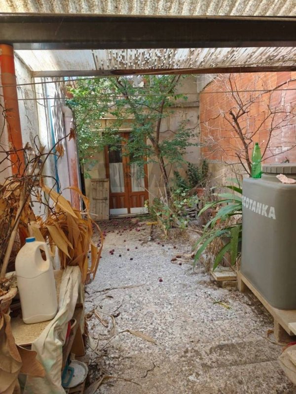 casa indipendente in vendita a Vittoria