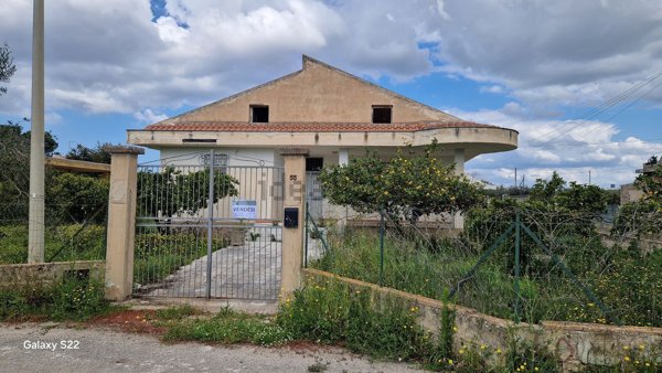 casa indipendente in vendita a Vittoria