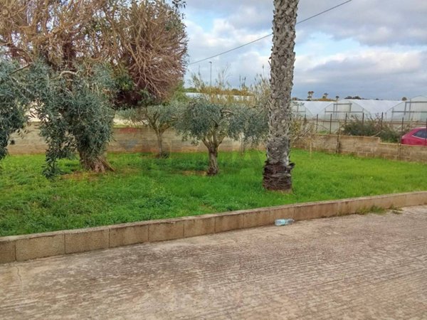 casa indipendente in vendita a Vittoria