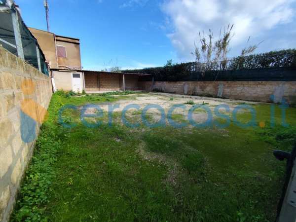 terreno edificabile in vendita a Vittoria in zona Scoglitti