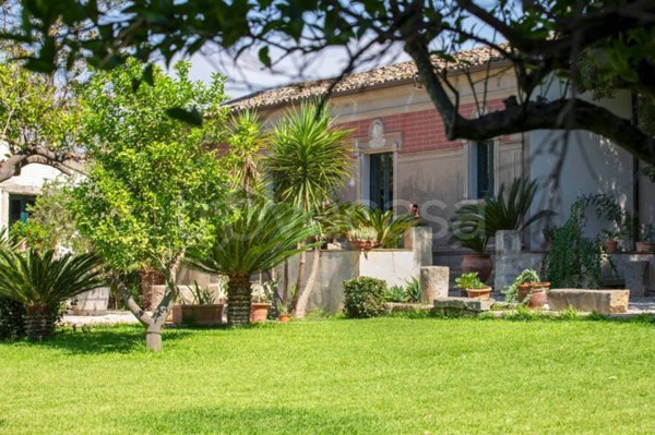 casa indipendente in vendita a Vittoria in zona Scoglitti