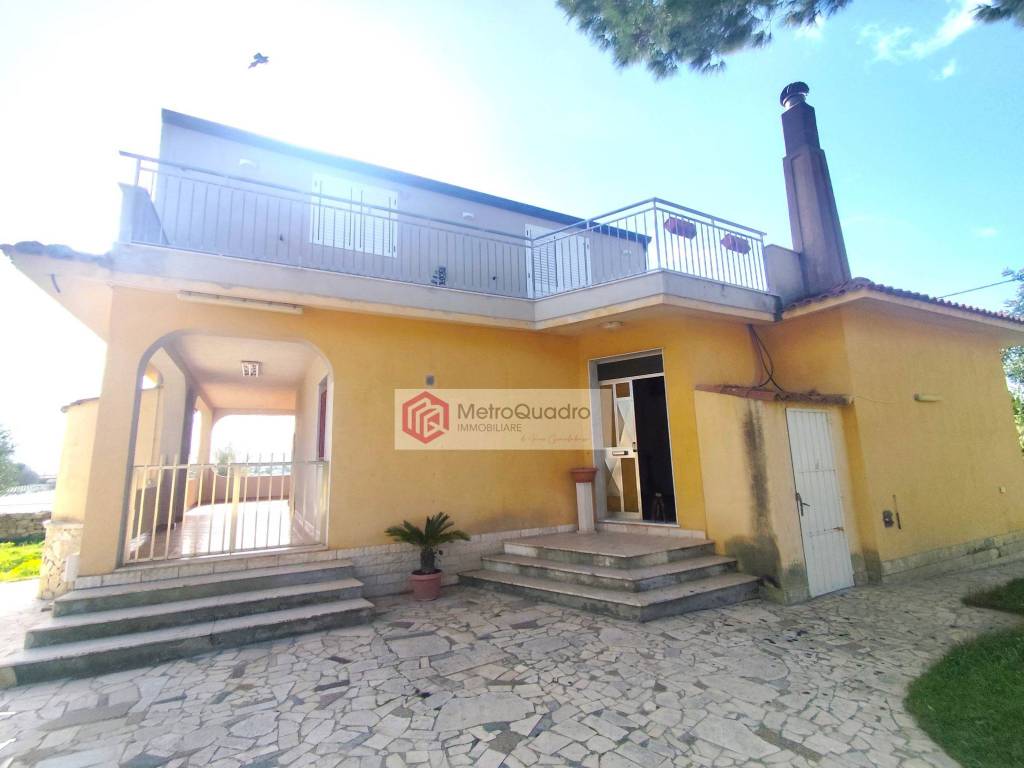casa indipendente in vendita a Vittoria