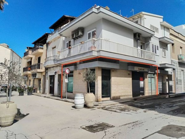 negozio in vendita a Vittoria in zona Scoglitti