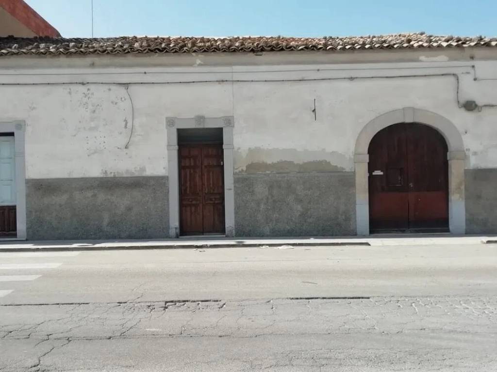 intera palazzina in vendita a Vittoria