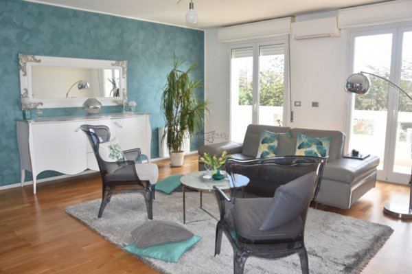 casa indipendente in vendita a Vittoria in zona Scoglitti