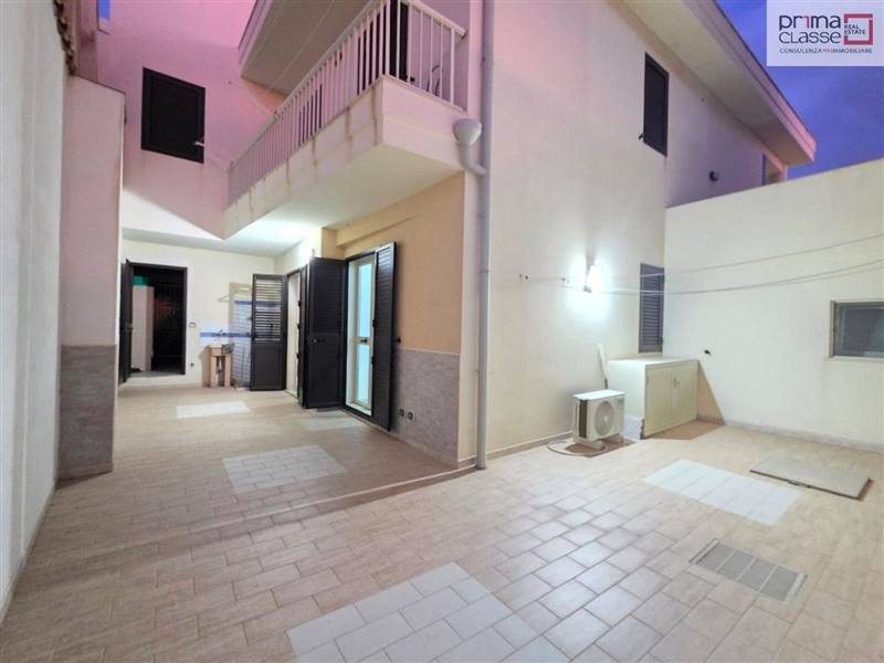 appartamento in vendita a Vittoria in zona Scoglitti