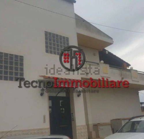 intera palazzina in vendita a Vittoria