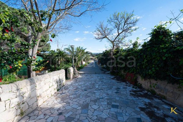 casa indipendente in vendita a Vittoria