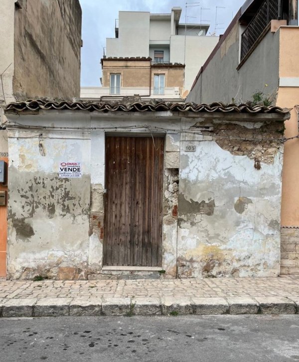 casa indipendente in vendita a Vittoria