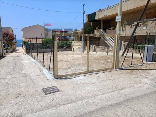 casa indipendente in vendita a Vittoria in zona Scoglitti