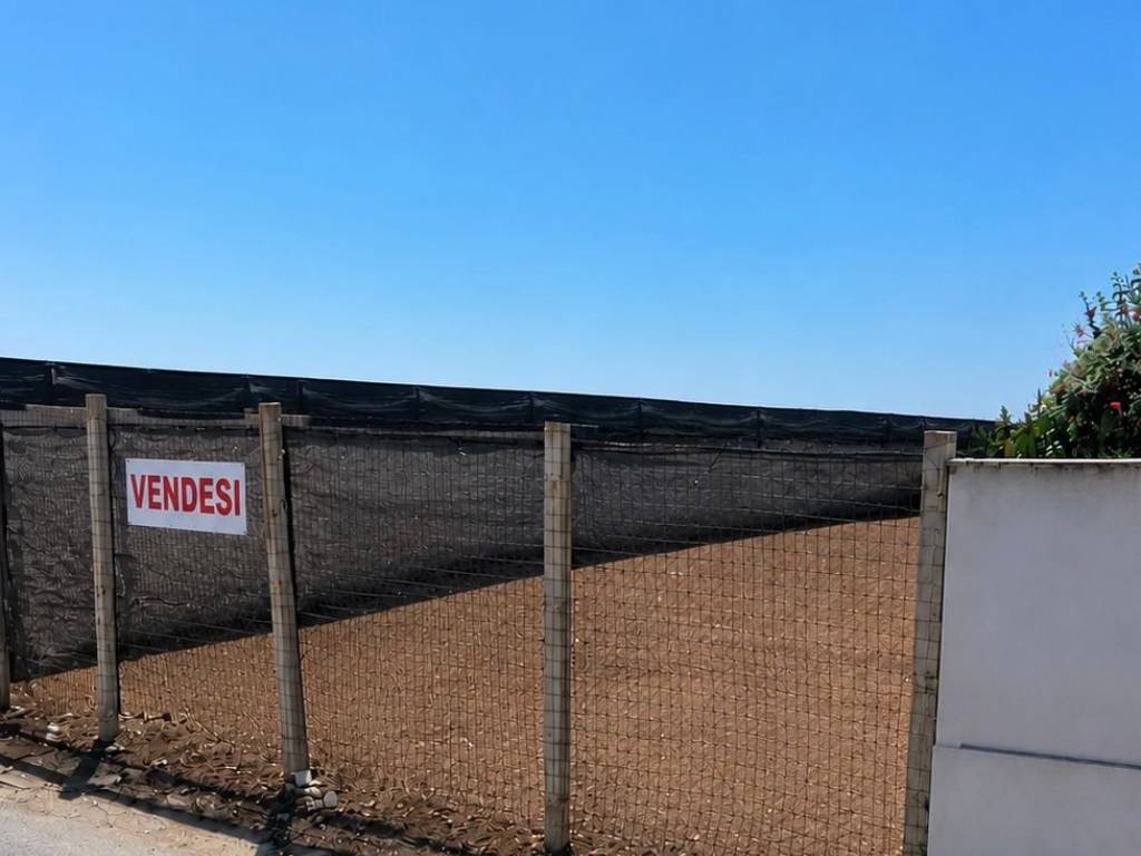 terreno edificabile in vendita a Vittoria in zona Scoglitti