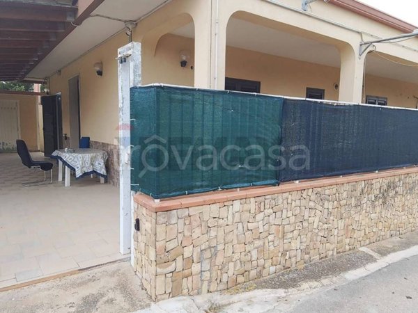 casa indipendente in vendita a Vittoria