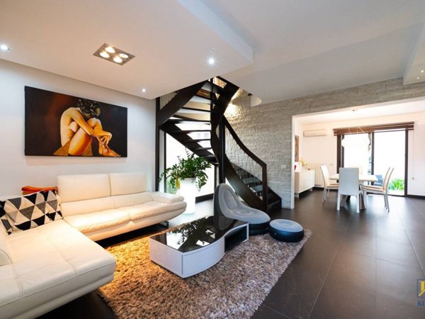 casa indipendente in vendita a Vittoria