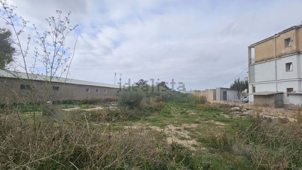 terreno edificabile in vendita a Vittoria