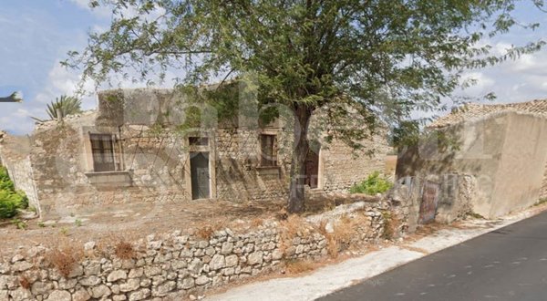 casa indipendente in vendita a Vittoria in zona Scoglitti