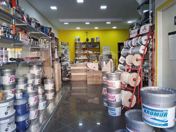 negozio in vendita a Vittoria