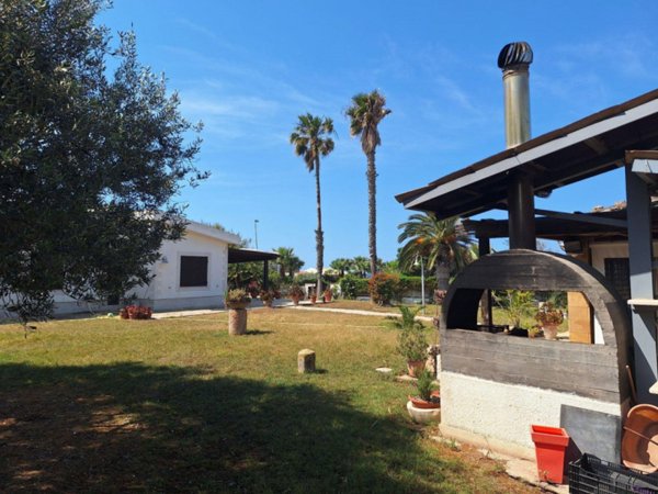 casa indipendente in vendita a Vittoria in zona Scoglitti
