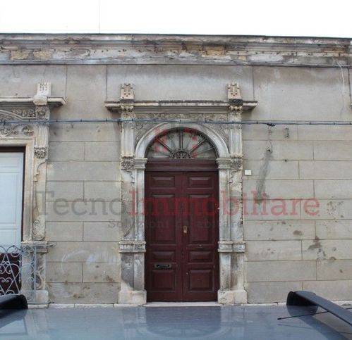 casa indipendente in vendita a Vittoria