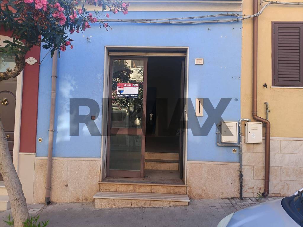 negozio in vendita a Vittoria