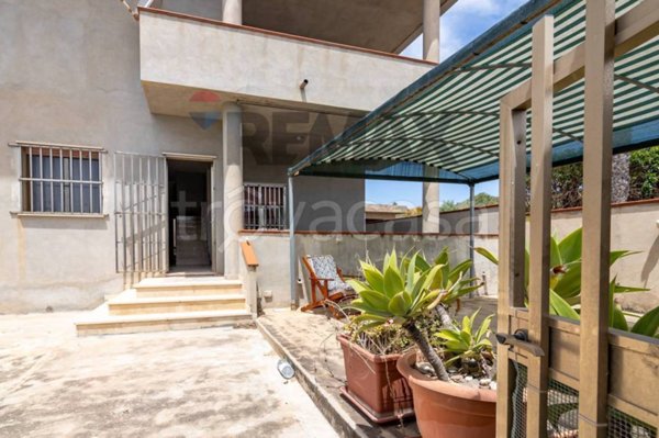 casa indipendente in vendita a Vittoria in zona Scoglitti