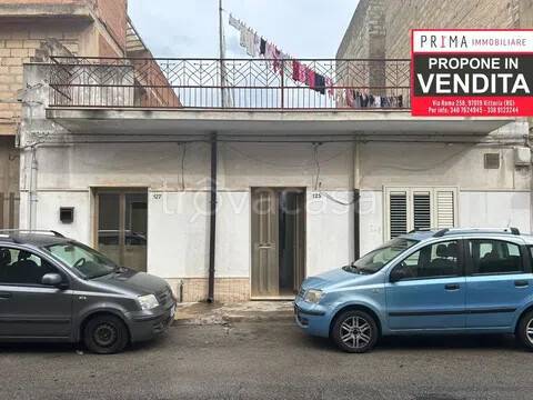 casa indipendente in vendita a Vittoria