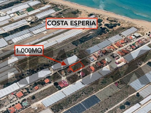 terreno edificabile in vendita a Vittoria in zona Scoglitti