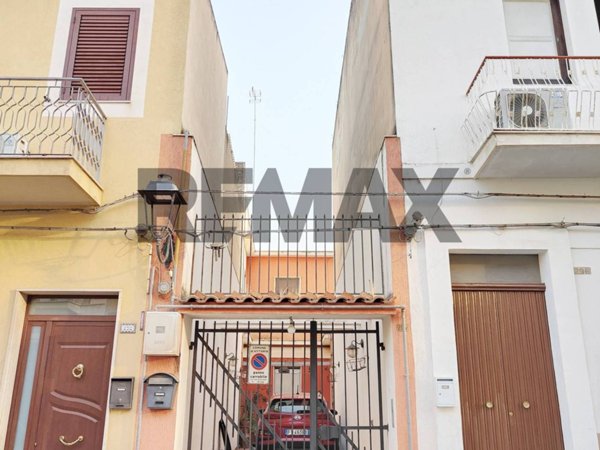 casa indipendente in vendita a Vittoria