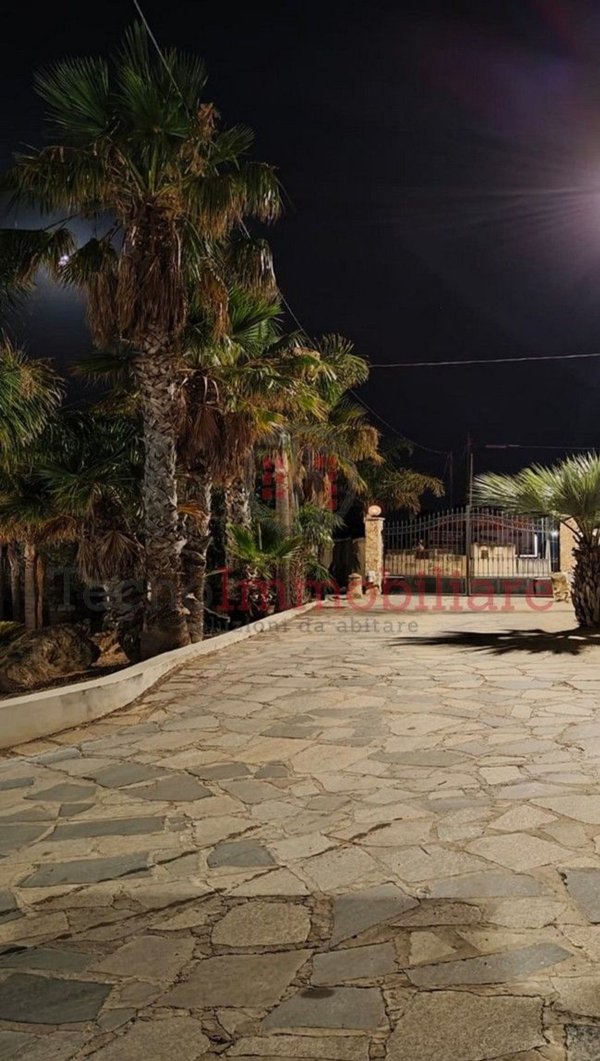 casa indipendente in vendita a Vittoria in zona Scoglitti