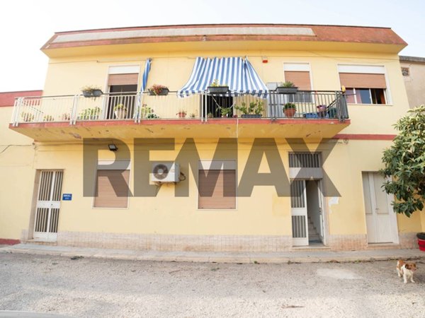 casa indipendente in vendita a Vittoria