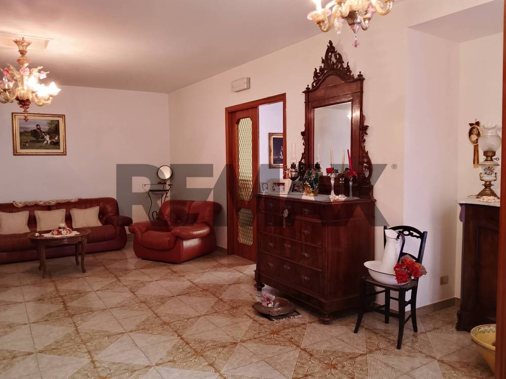 casa indipendente in vendita a Vittoria