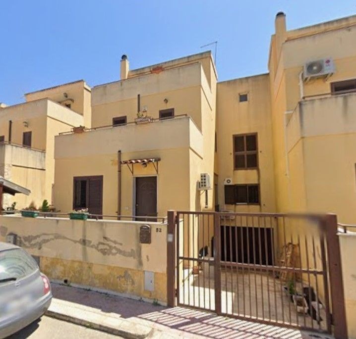 casa indipendente in vendita a Vittoria in zona Scoglitti