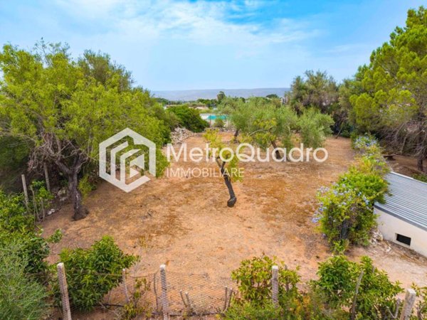 casa indipendente in vendita a Vittoria in zona Scoglitti
