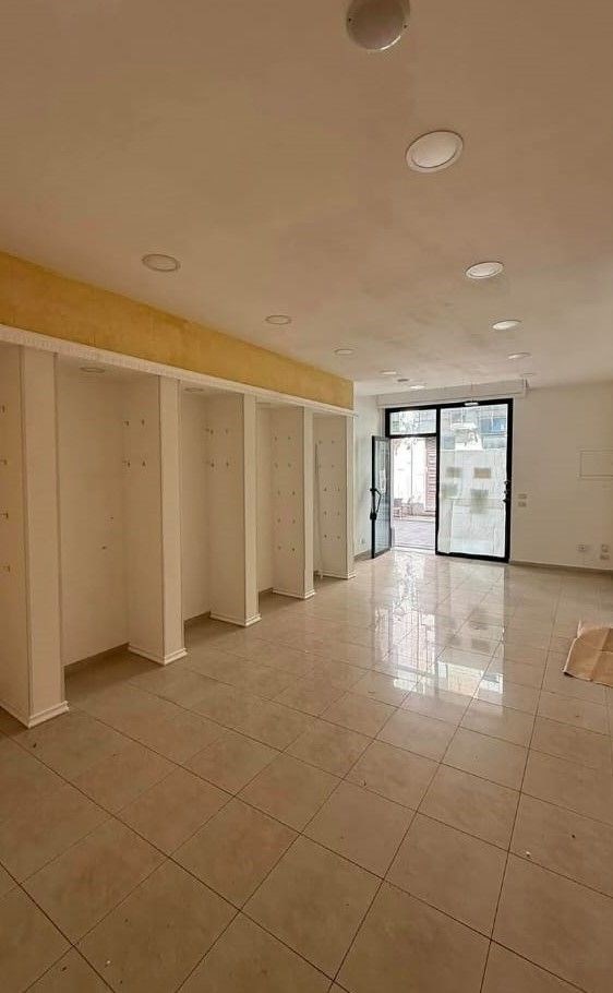 locale commerciale in vendita a Vittoria