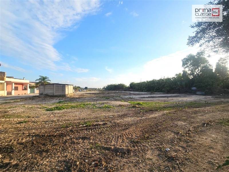 terreno edificabile in vendita a Vittoria in zona Scoglitti