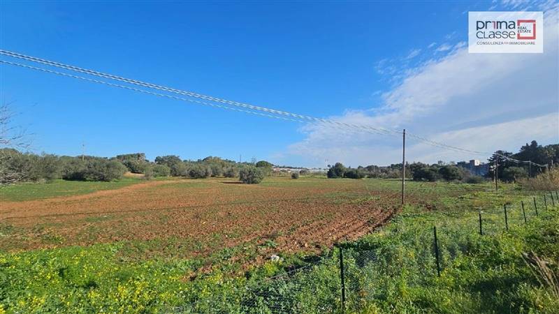 terreno edificabile in vendita a Vittoria in zona Scoglitti