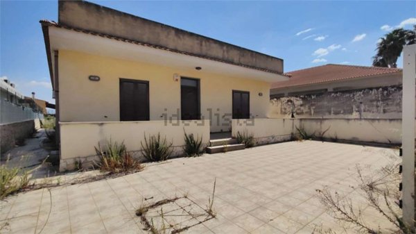 casa indipendente in vendita a Vittoria in zona Scoglitti