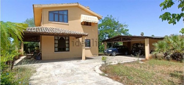 casa indipendente in vendita a Vittoria in zona Scoglitti