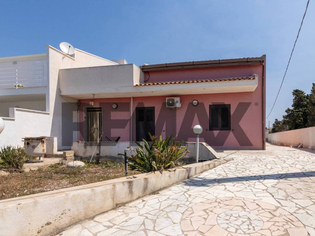 casa indipendente in vendita a Vittoria in zona Scoglitti