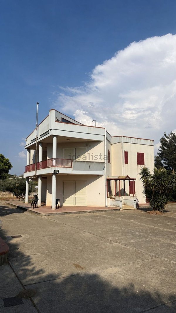 casa indipendente in vendita a Vittoria in zona Scoglitti