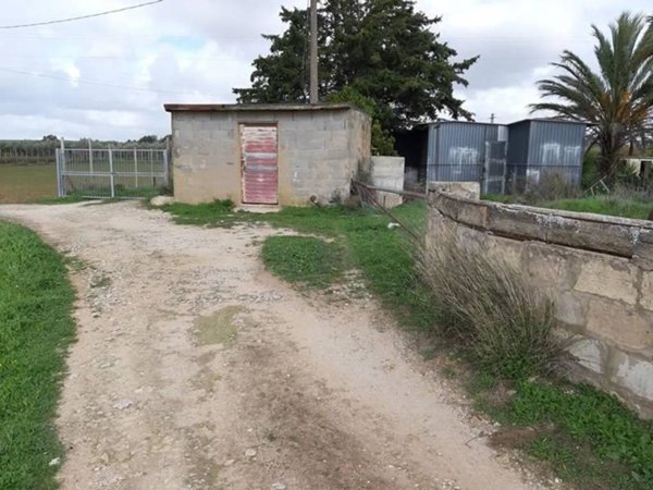 terreno edificabile in vendita a Vittoria in zona Scoglitti