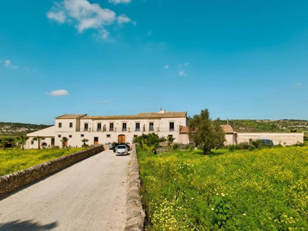 casa indipendente in vendita a Vittoria in zona Scoglitti