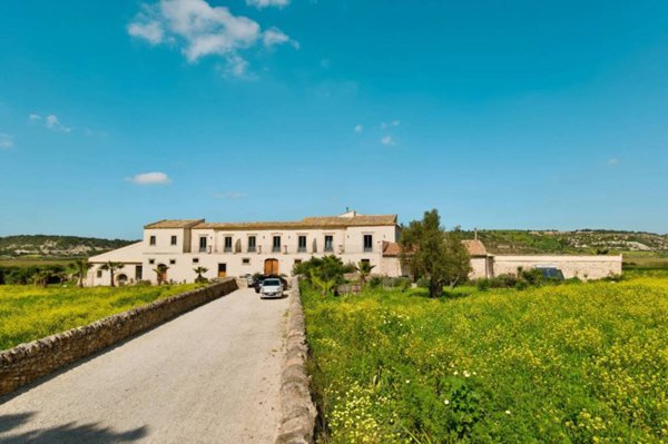 casa indipendente in vendita a Vittoria in zona Scoglitti