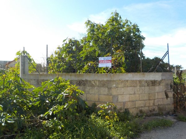 terreno in vendita a Vittoria in zona Scoglitti