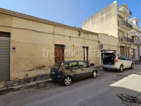 casa indipendente in vendita a Vittoria